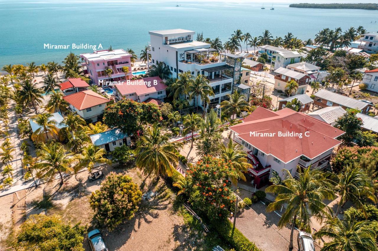 Miramar Suites Placencia エクステリア 写真
