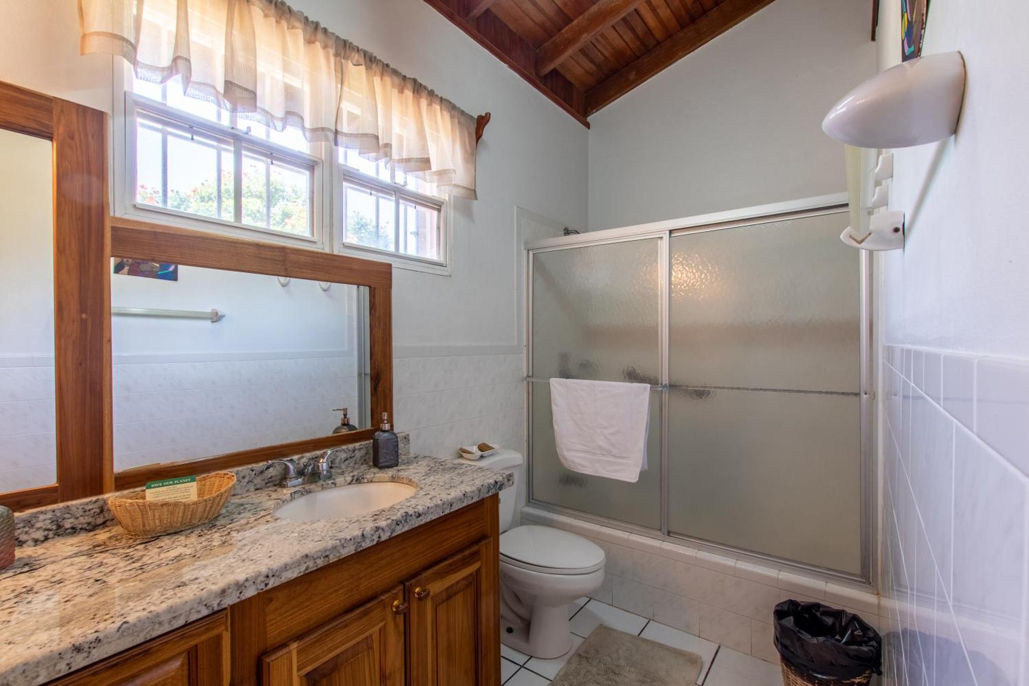 Miramar Suites Placencia エクステリア 写真
